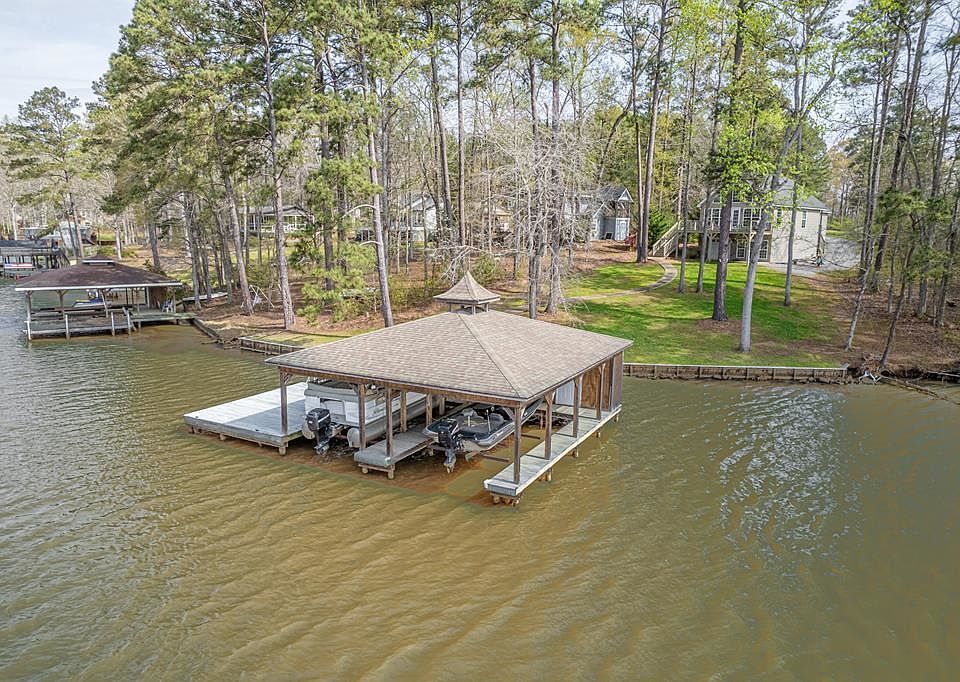 1st image of 271 Thomas Dr