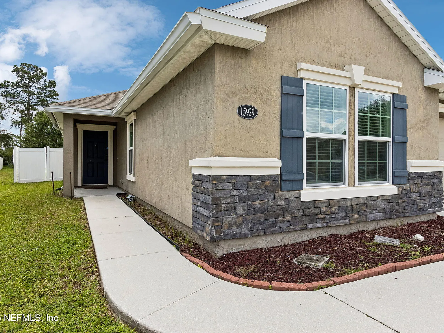 4 bed, 3.0 bath, 2044 sqft, $2,250 — Photo 2