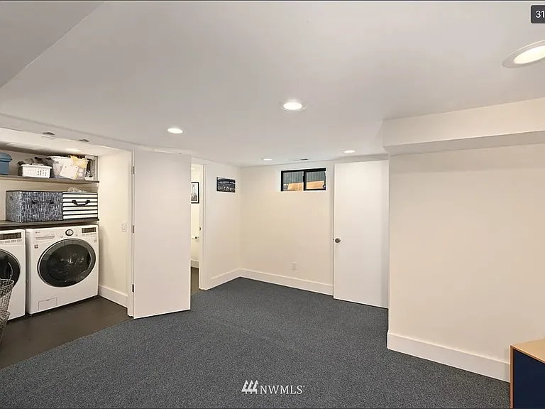 1609 Warren Ave N — Photo 12