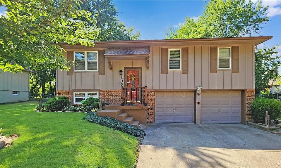 1st image of 206 Valley Dr