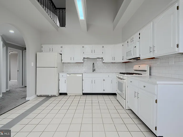 1727 Magnolia Ave — Photo 18