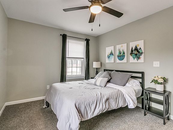 3rd image of 821 NW 22nd St #821