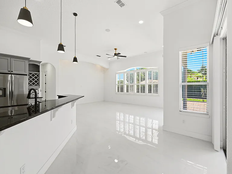 5224 Vistamere Ct — Photo 25