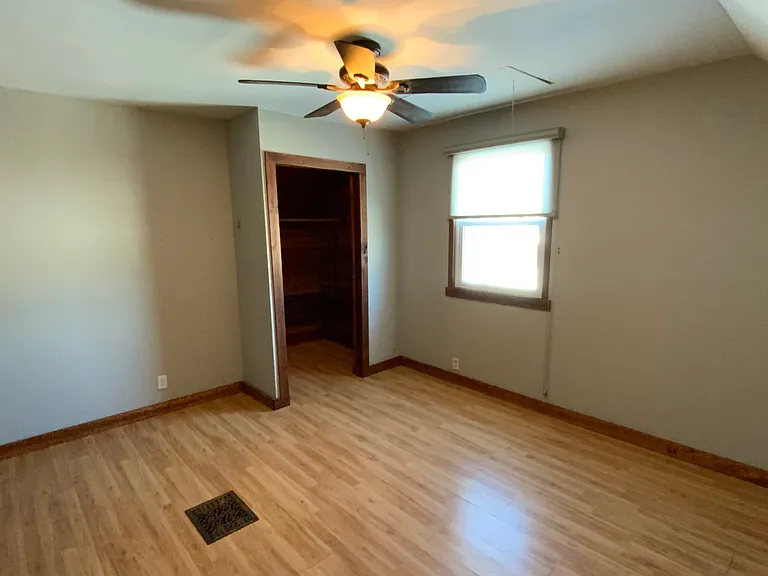 1702 Iowa Ave — Photo 16