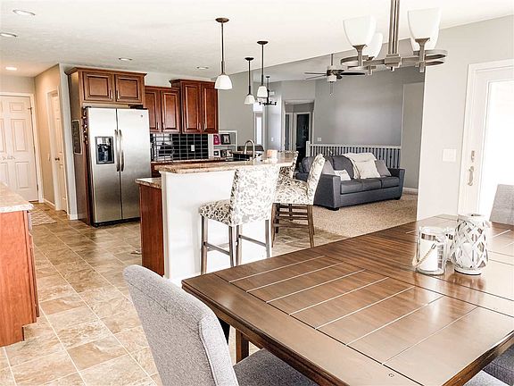 4th image of 1805 Eastbrooke Dr