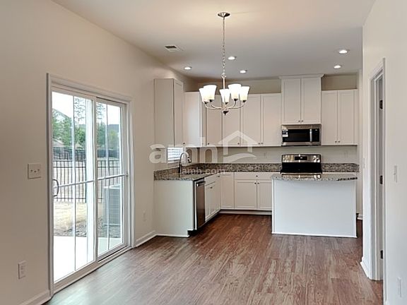 4th image of 648 Hamilton Park Dr