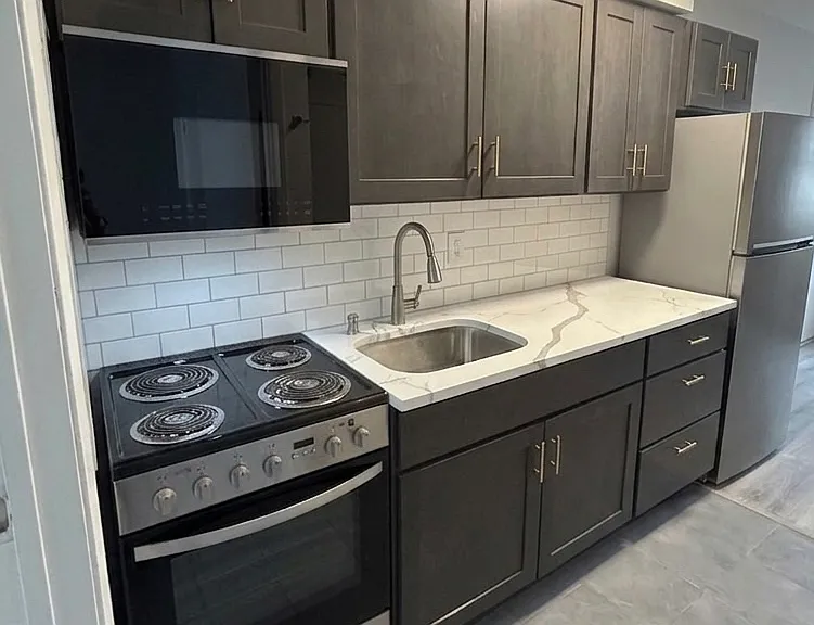 111 Central Ave #F — Photo 2