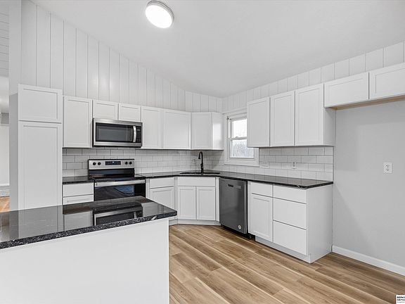 5th image of 7405 Ivy Lane Dr