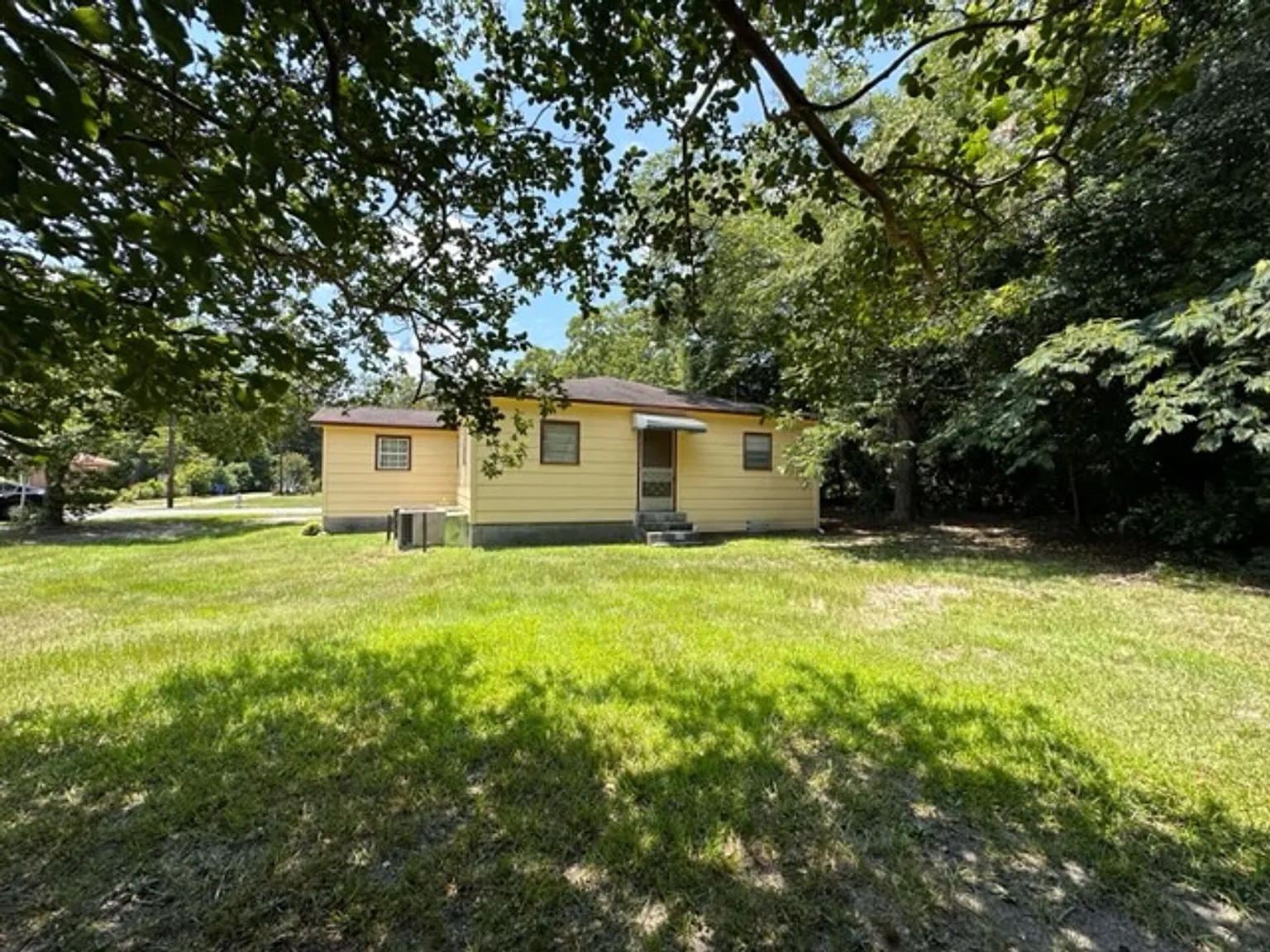 803 Woodard Street Duplex — Photo 2