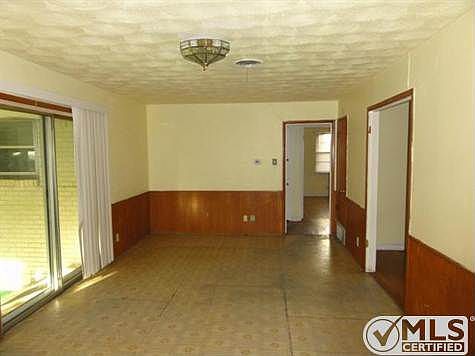 4th image of 8719 Mosswood Dr