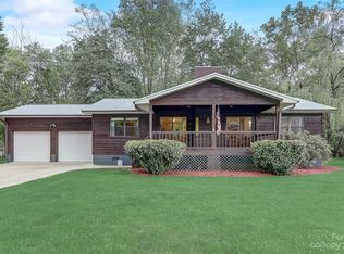 158 Clearwater Dr, Waynesville, NC 28785