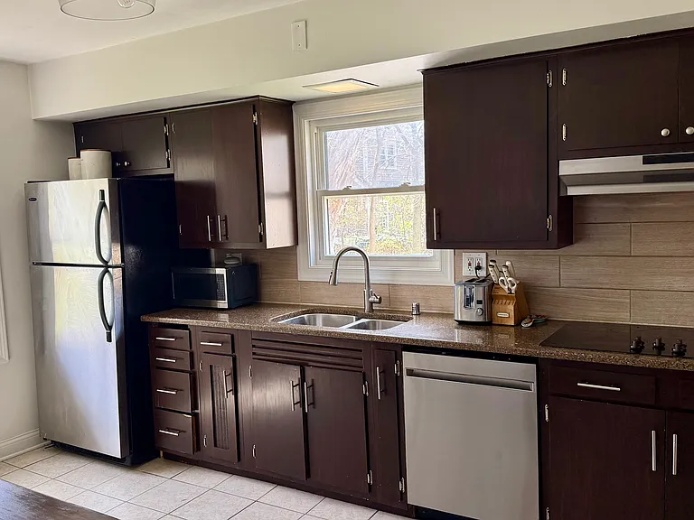 2181 W Marne Ave — Photo 6