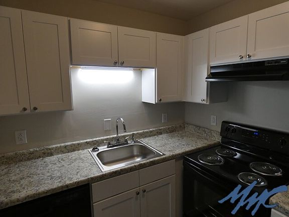 4th image of 1418 E Main St #B10