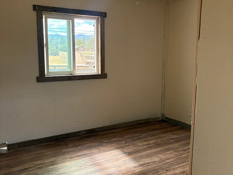 80930 N Pacific Hwy #6 — Photo 12