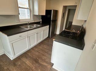 354 Greenwich St APT 1, Valparaiso, IN 46383