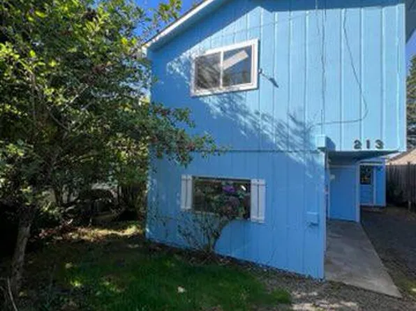 213 SE Neptune Ave, Lincoln City, OR 97367