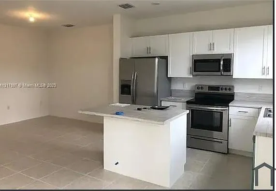 729 NE 208th Ter