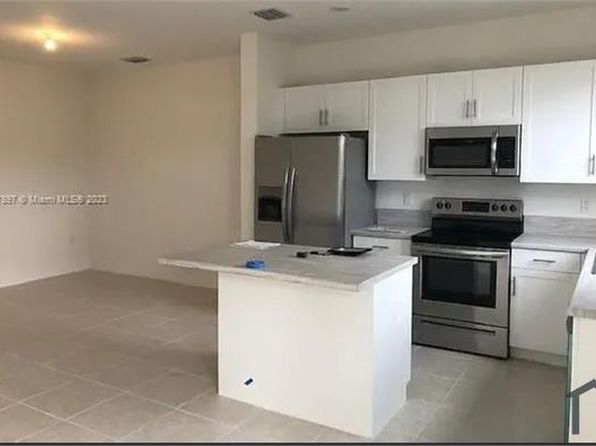 729 NE 208th Ter