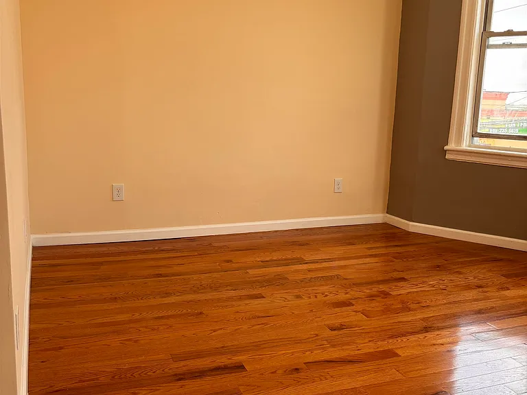 5208 Tonnelle Ave — Photo 9