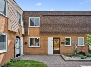 120 Country Club Dr #22, Guelph, ON N1E3K7