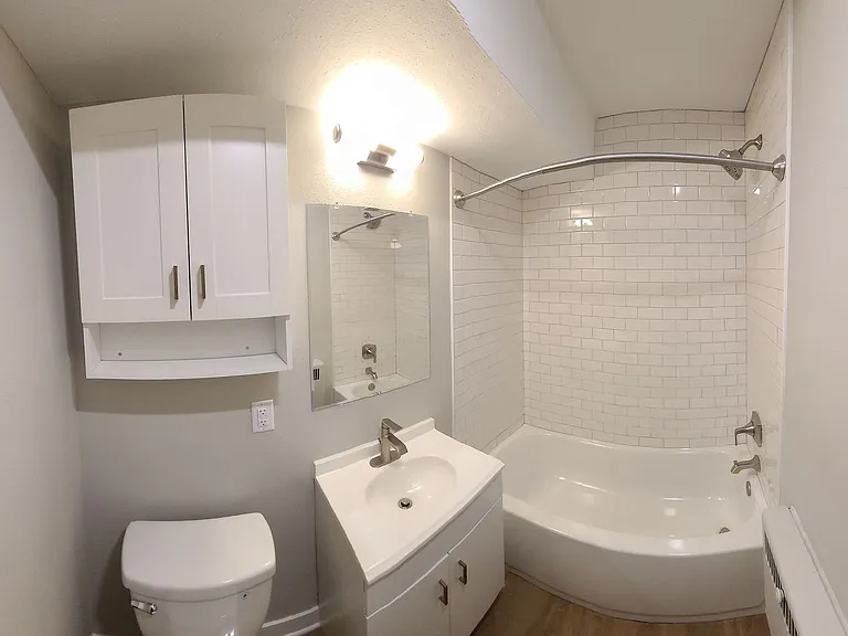 826 W Lakeside St — Photo 8