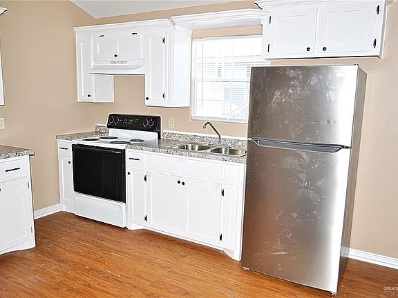 5th image of 95 N Palm Dr