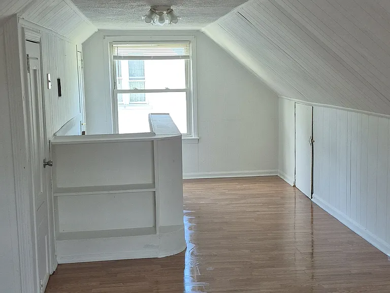 2553 Lexington Ave — Photo 15