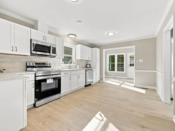 2816 Barwell Rd, Raleigh, NC 27610