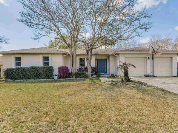 705 Jamestown Dr, Gulf Breeze, FL 32561