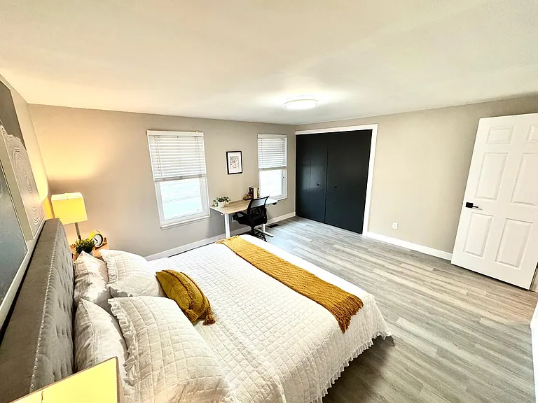 1323 Sunset Blvd — Photo 9