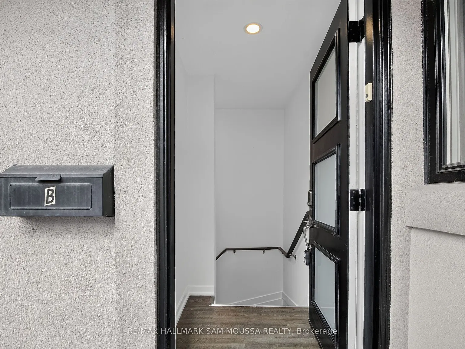 2 bed, $2,400 — Photo 4
