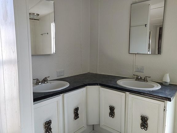 Double Vanities in Master Bathroom