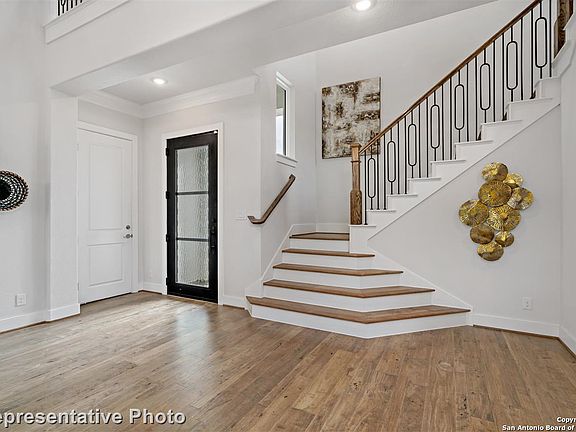 4th image of 2726 Creekside View