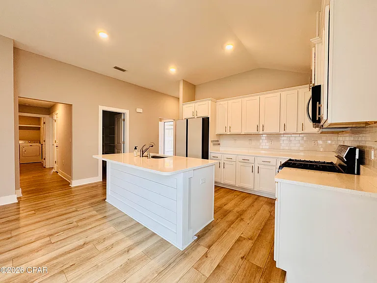 290 Bayou Bend Ln — Photo 4