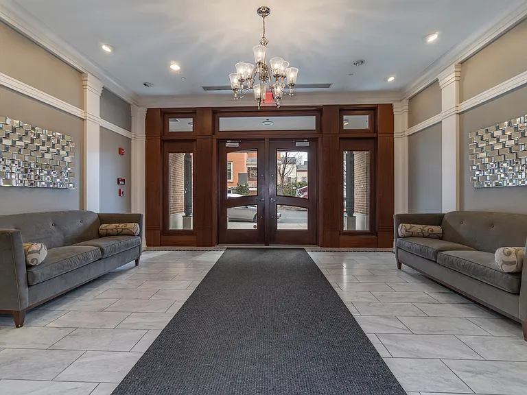 37 Henry St #401 — Photo 29
