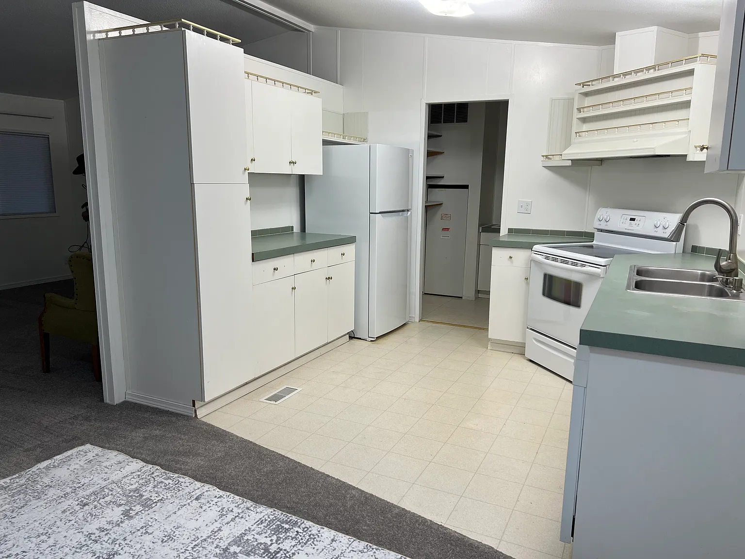 2 bed, 1000 sqft, $1,650 — Photo 2