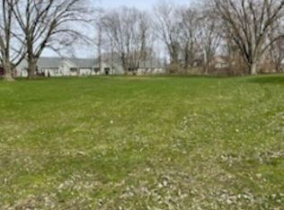 2032 Bradford Dr, Auburn, IN 46706