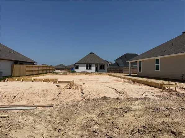 1231 Patriot Dr, College Station, TX 77845