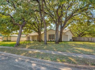 6737 Bartay Dr, North Richland Hills, TX 76182