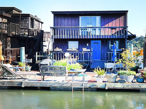 5th image of 4 Commodor Marina