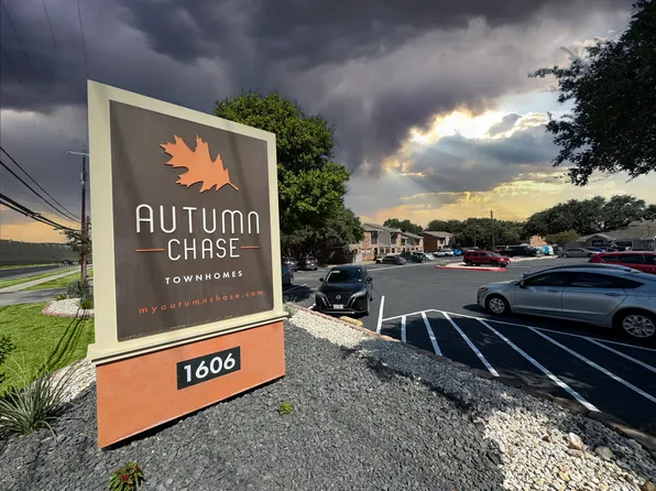 Autumn Chase Apartments