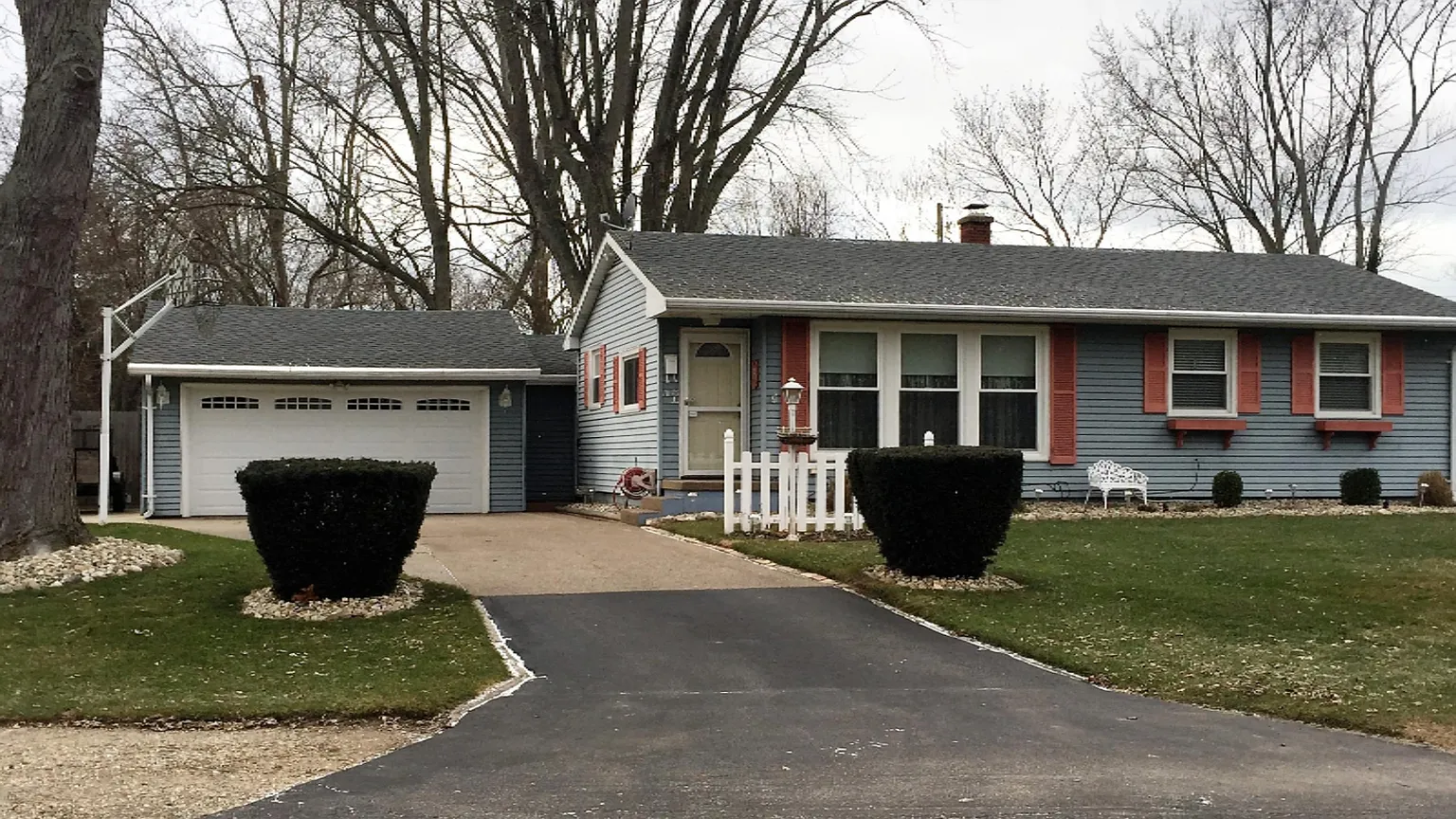 1876 E Ogden Cir photo 1