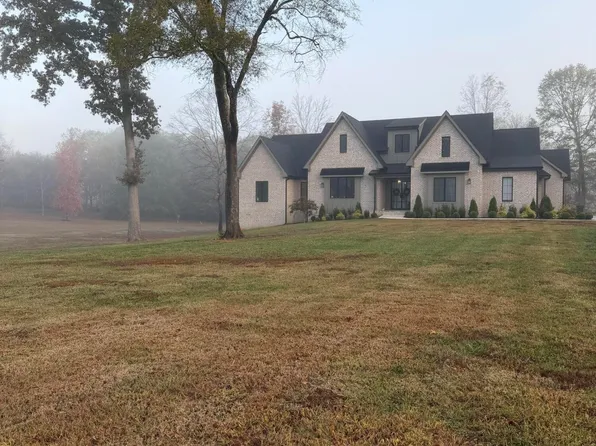 7603 Greenwood Rd, Ooltewah, TN 37363