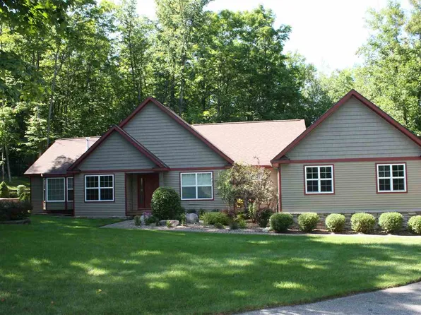 2083 Lower Balcony, Petoskey, MI 49770