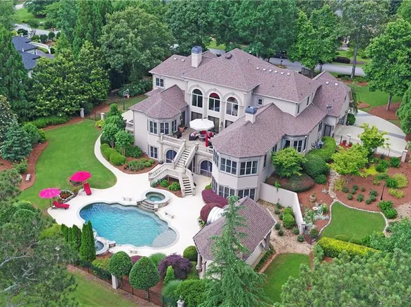 1905 Kathy Whitworth Dr, Braselton, GA 30517