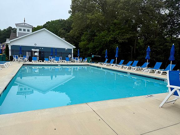 3rd image of 32444 Deerwood Ln