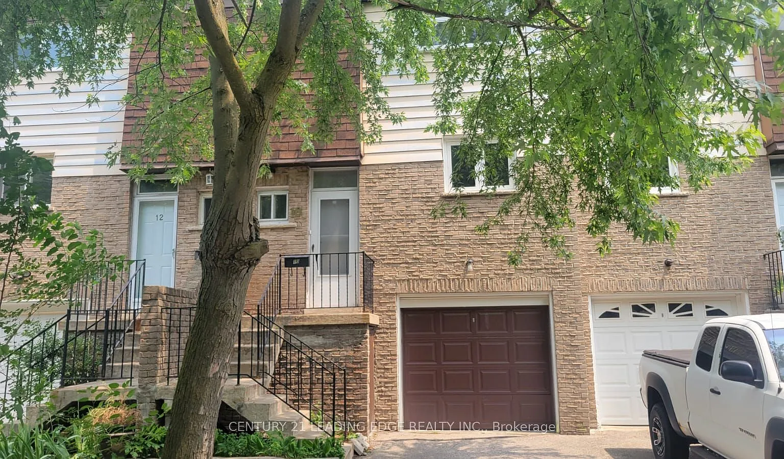 4 bed, $3,200 — Photo 2