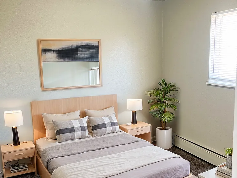 1021 West Vermijo Ave. — Photo 9