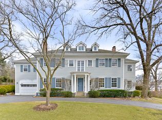 635 Rosewood Ave, Winnetka, IL 60093