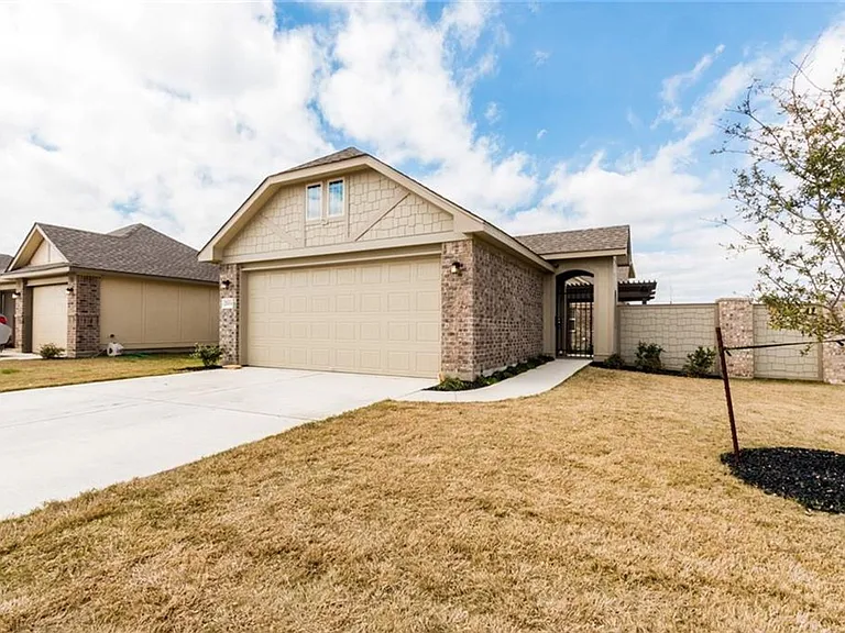 2104 Pindos Pony Way — Photo 30